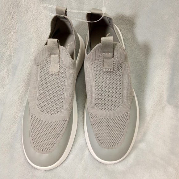 Koolaburra by UGG Slip-On Sneakers in Size 9 - Picture 1 of 6